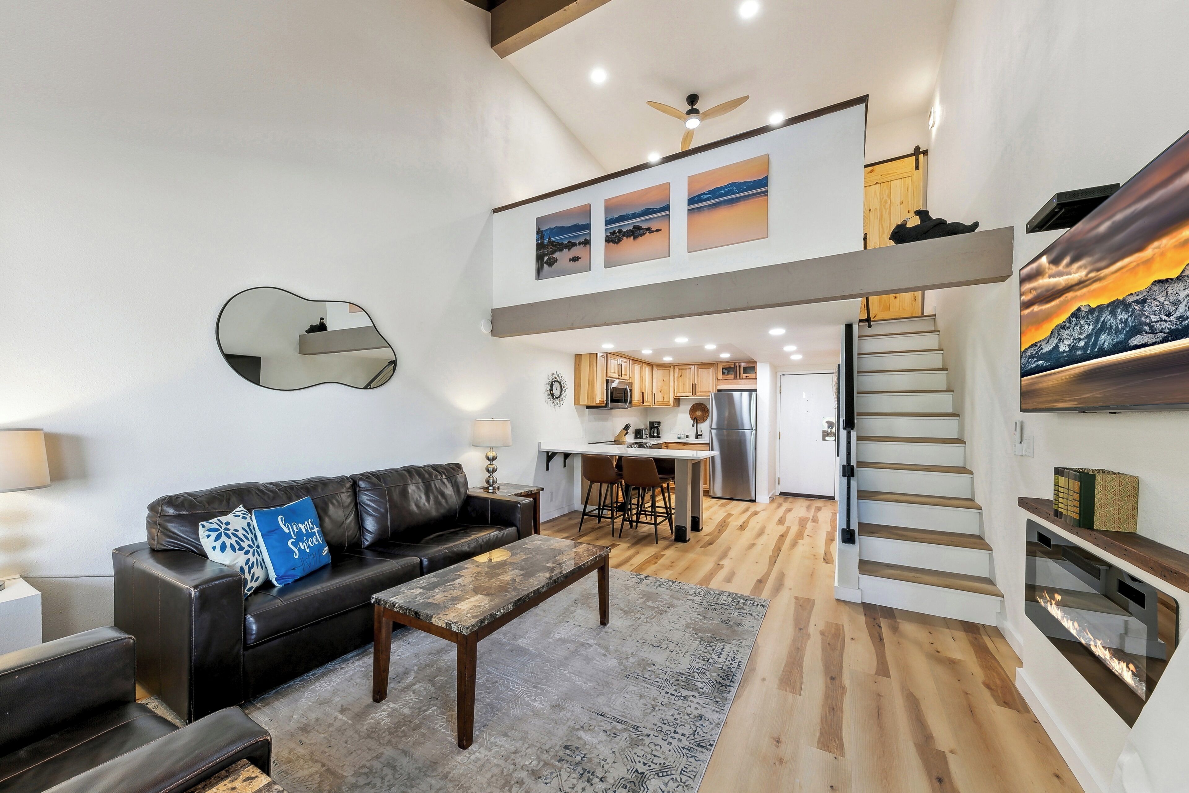TV, fireplace