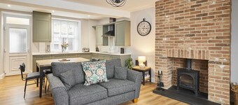 Host & Stay | Cedar Cottage