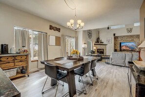 Dining - Monument Gym| Trails & Lake |Dog Friendly, Hot Tub (Monument)