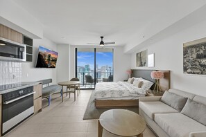 Luxury Studio, City View | Premium bedding, blackout drapes, iron/ironing board, free WiFi