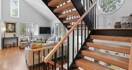 Gorgeous Home With Private Pool! Steps to Beach!