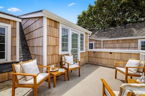 Terrace/patio - 3962 High Tide - Close to Downtown, Peek of the Bay (Pacific Grove)