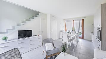 Basic Apartment | Living area | 35-cm TV with digital channels