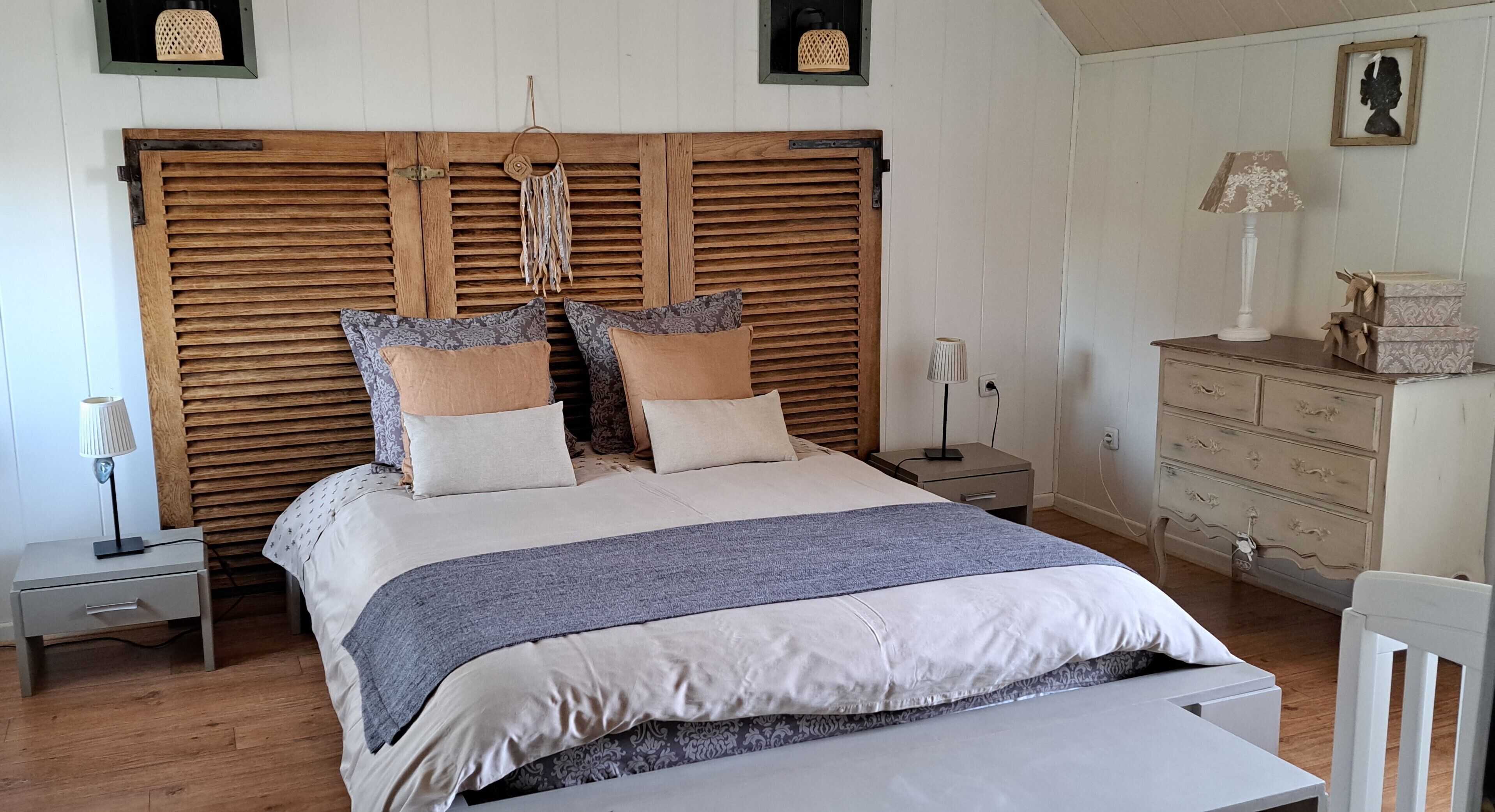 3 chambres, fer et planche à repasser, Wi-Fi, draps fournis