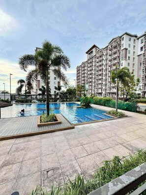 Outdoor pool - Room-nilaya Short Staycation (Quezon City)