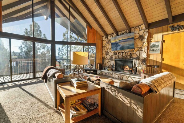 TV connectée, cheminée