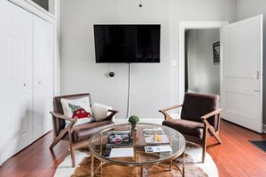 TV - Chat on Garden Swings Germantown Getaway (Louisville)