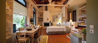 Armonia- Rustic private villa with panoramic views