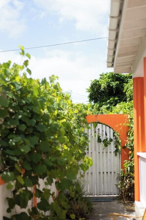 Property grounds - Frenz  Coconut Suites 2 (Soufriere)