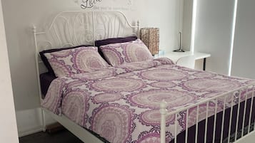 2 bedrooms, iron/ironing board, WiFi, bed sheets