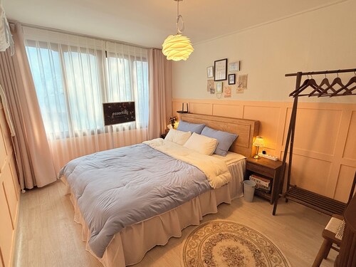 Charming 2-bedroom house in pleasant Suwon with AC, WiFi