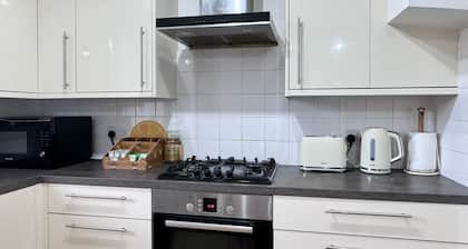 Cosy 4-Bedroom Entire Home - Sleeps 7, Oxford