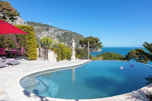 Villa PANORAMA EZE  Beach, 5 minutes walking to the beach