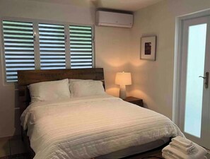 3 bedrooms, iron/ironing board, WiFi, bed sheets - Casa Kelly, Private, New pool, beach 5 minutes (Rincón)