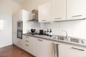 Fridge, microwave, oven, stovetop - Casale Tra Le Vigne, Near Rome (Frascati)