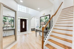 Interior - Spacious 8-bedroom house with WiFi and AC in marvelous Atlanta (Atlanta)