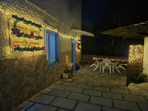 Le Mimose Holiday House - Apartment in Villa 10 minutes from Lake Como.