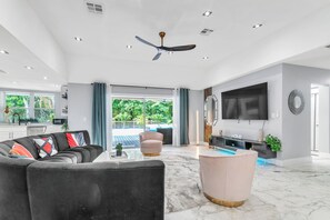 TV connectée, cheminée