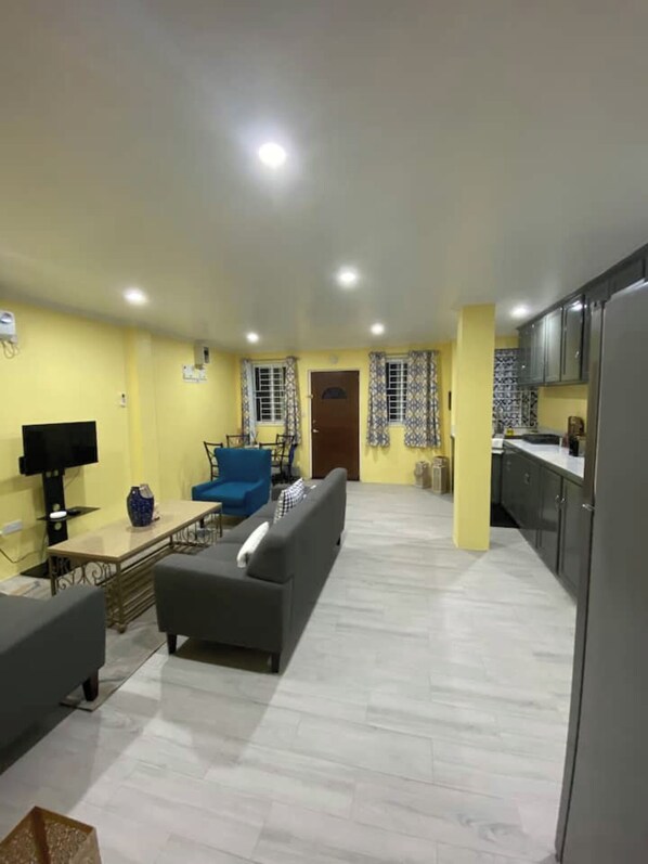 Living area - Hidden Zen 108 intimate w/ rental vehicle access (Castries)