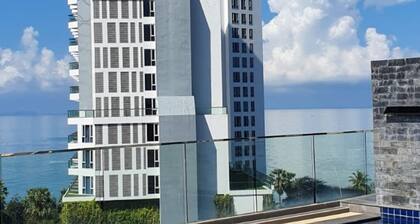 Seaview, top floor apartment, close to the beach. Fully furnished.