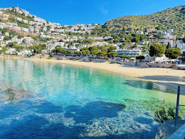 Liegestühle, Strandtücher