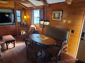 Dining - Lakefront Magic Wilderness Cabin (Leesburg)
