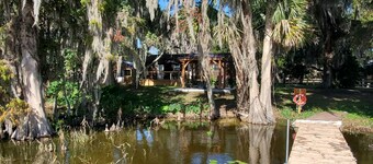 Lakefront Magic Wilderness Cabin
