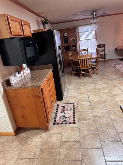 1 Bedroom apartment 
Charming home in Nowata with WiFi 
Private pull in garage