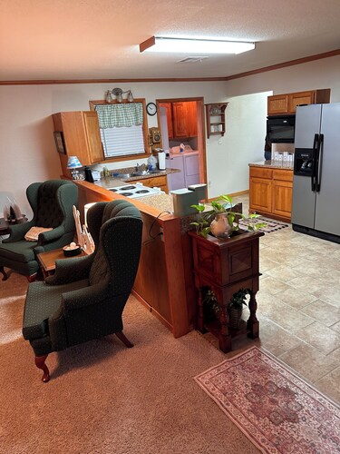 1 Bedroom apartment 
Charming home in Nowata with WiFi 
Private pull in garage