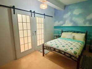 1 habitación, tabla de planchar con plancha, wifi y ropa de cama 