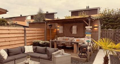 Modern Holiday Home La Playa: near the beach, with 40 degree Jacuzzi!