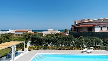 Biệt thự Deluxe, quang cảnh hồ bơi | Quang cảnh từ phòng