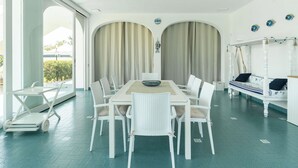Villa – deluxe, bassengutsikt | Spisestue