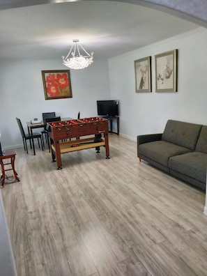 Interior - Spacious 4-bedroom home with WiFi, AC/heat, and BBQ- grill in charming Lilburn. (Lilburn)
