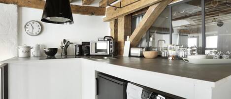 Fridge, microwave, oven, dishwasher