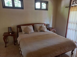 4 bedrooms, WiFi - Villa MaLiNa- 2 private houses for family with 4-bedrooms, in north of Bali (Bali)
