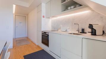 Réfrigérateur, four, plaque de cuisson, lave-vaisselle