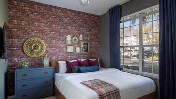 3 bedrooms, desk, iron/ironing board, WiFi