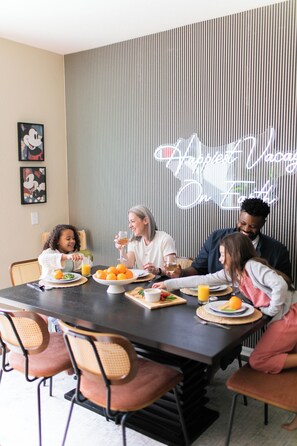 Dining - NEW Magical Getaway Close to Disney with Private Pool (Kissimmee)