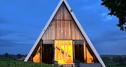 Unique 3-bedroom Tea cabin with WiFi in Nairobi