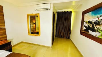 In-room safe, desk, free WiFi, bed sheets
