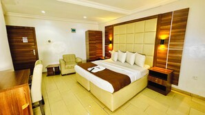 Classic Room | In-room safe, desk, free WiFi, bed sheets - PRESKEN HOTEL ALADE (Lagos)