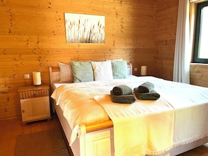 2 Schlafzimmer, Zimmersafe, Bügeleisen/Bügelbrett, kostenloses WLAN
