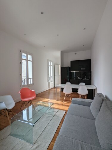 What if we slept in a lovely detached house in Bordeaux?