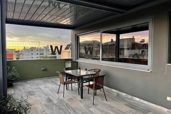 Outdoor dining - Penthouse W in Marousi near Hospitals, by PromosHomes (Marousi)