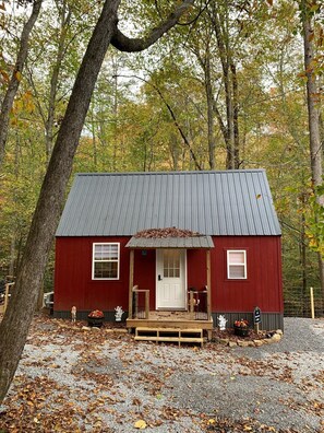 Exterior - Raccoon Lodge at Coops Creek Cabins (Dunlap)