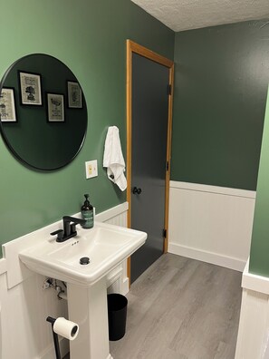 Shower, towels, soap, shampoo