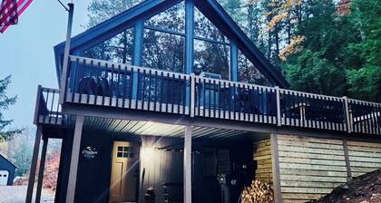 Modern Chalet Near Mt. Sunapee & Lake Massasecum