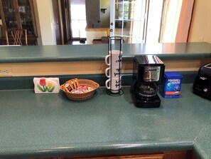 Interior - Charming Bed&Bath in a home one mile from Crystal Mountain Golf Resort (Thompsonville)