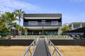 Room - Luxico Urban Hideaway (Pet Friendly) (Broadbeach Waters)